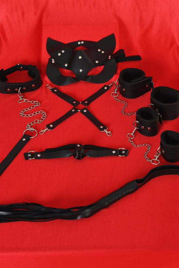 Siyah İçi Tüylü Maske,Kol,Bacak,Ağız Topu,Kırbaç,Tasma Set